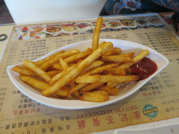 崔記茶餐廳:崔記茶餐廳... 曄!!! 咁多料~