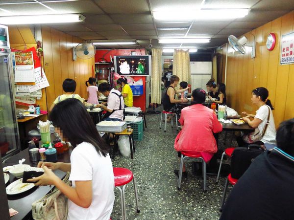 【中和美食】香珍鍋貼水餃專賣店-酥脆外皮的鍋貼