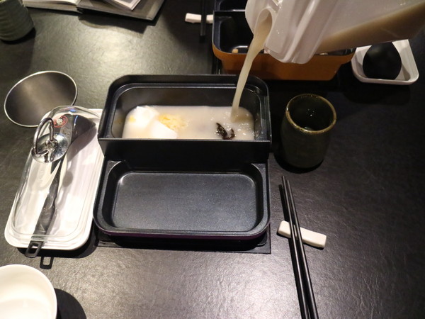 富呷一方:【台北美食】富呷一方:蒸、涮、燜、燒,一鍋四吃超特別@南京復興站