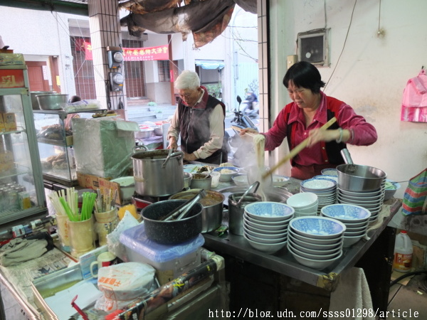 韋家乾麵：【美食特搜。台南東區】韋家乾麵。大導演李安最愛吃的巷子口乾麵