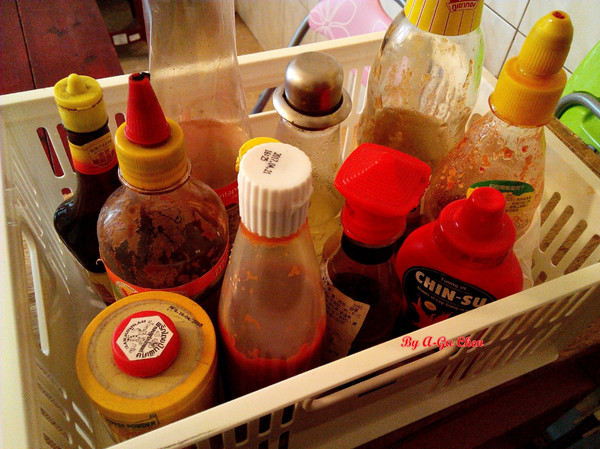 食內嗑泰式小食肆：【臺南Ω中西區】SNACK 食內嗑－泰式小食肆。平價泰式、南洋風味料理