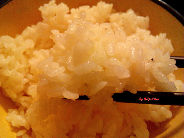 食內嗑泰式小食肆：【臺南Ω中西區】SNACK 食內嗑－泰式小食肆。平價泰式、南洋風味料理