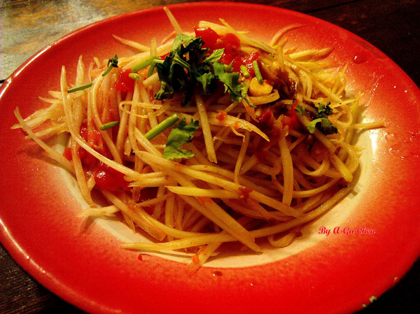 食內嗑泰式小食肆：【臺南Ω中西區】SNACK 食內嗑－泰式小食肆。平價泰式、南洋風味料理