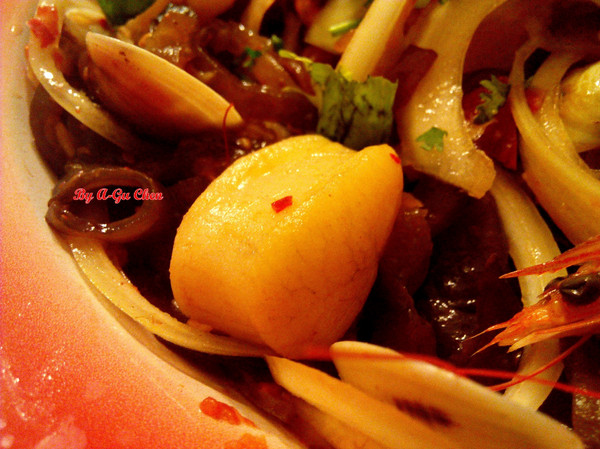 食內嗑泰式小食肆：【臺南Ω中西區】SNACK 食內嗑－泰式小食肆。平價泰式、南洋風味料理