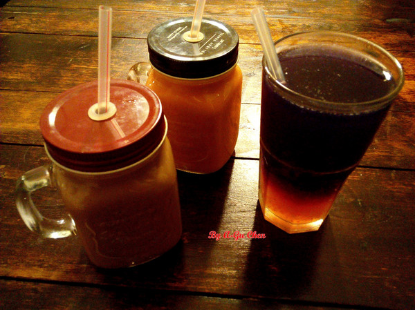 食內嗑泰式小食肆：【臺南Ω中西區】SNACK 食內嗑－泰式小食肆。平價泰式、南洋風味料理