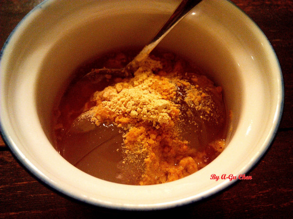 食內嗑泰式小食肆：【臺南Ω中西區】SNACK 食內嗑－泰式小食肆。平價泰式、南洋風味料理