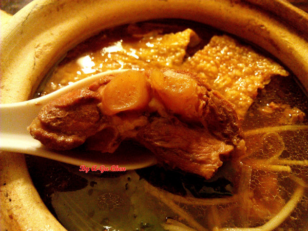 食內嗑泰式小食肆：【臺南Ω中西區】SNACK 食內嗑－泰式小食肆。平價泰式、南洋風味料理