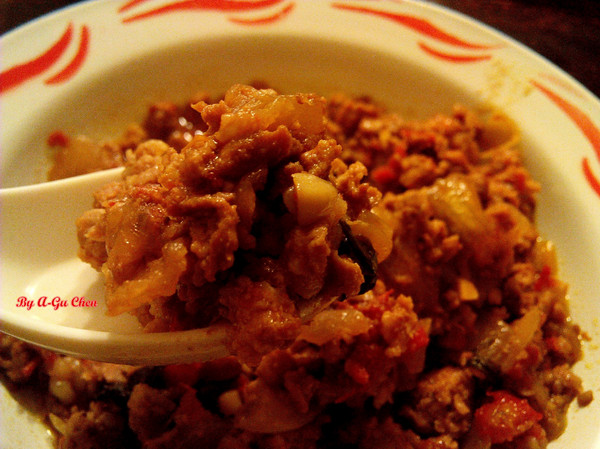 食內嗑泰式小食肆：【臺南Ω中西區】SNACK 食內嗑－泰式小食肆。平價泰式、南洋風味料理