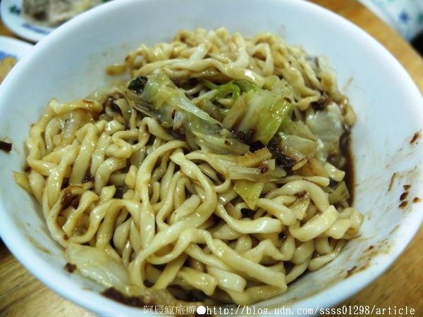 小山東麵館：【美食特搜。屏東市】小山東麵館。屏東眷村道地麵食 適合一家大小家族聚會之選