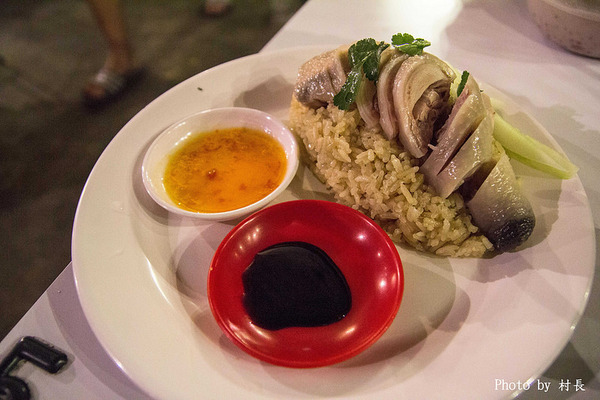 黑狗食堂:【食記】{高雄。鼓山區}鼓山黑店真有夠黑的黑狗食堂