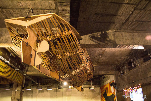 黑狗食堂:【食記】{高雄。鼓山區}鼓山黑店真有夠黑的黑狗食堂