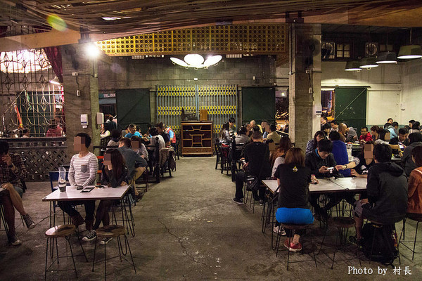 黑狗食堂:【食記】{高雄。鼓山區}鼓山黑店真有夠黑的黑狗食堂