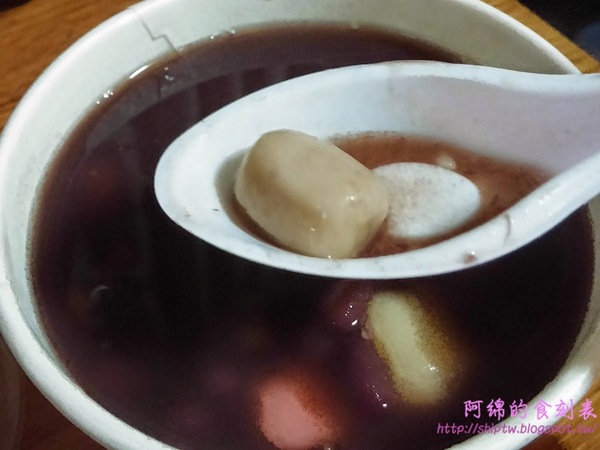 亭仔腳古早味(寶山棧)：桃園市桃園區 [亭仔腳古早味 寶山棧] 暖呼呼紅豆湯