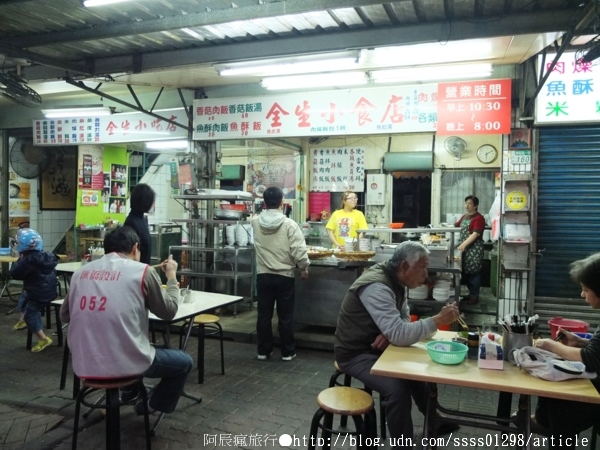 全生小食店：【美食特搜。台南中西區】全生小食店。台南府城盛名小吃，走過60年不變的肉燥香