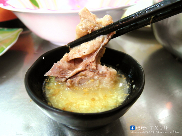 娟越南小吃:〖台中│美食〗娟越南小吃 ❤ 南屯市場隱藏版美食!好吃到會讓人流眼淚的越南小吃,推薦法國麵包,鴨肉米線及炸春捲,美味指數爆表!