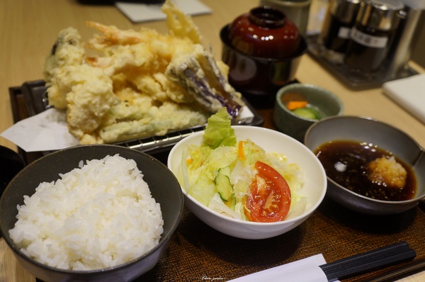 叁元天Sangenten天丼専門店：[試吃]台北捷運芝山 叁元天天丼専門店~巷弄裡人氣的日式丼飯
