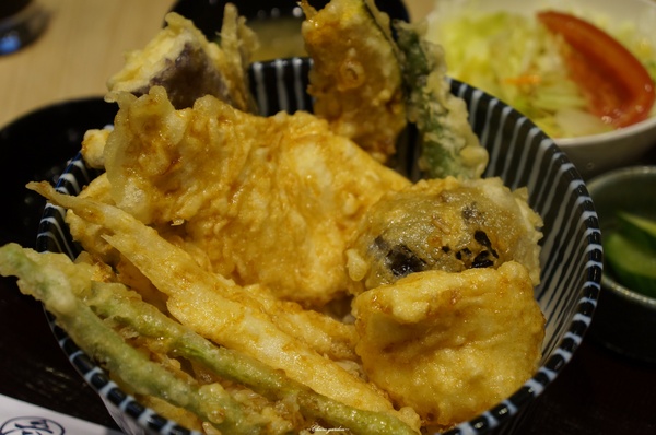 叁元天Sangenten天丼専門店：[試吃]台北捷運芝山 叁元天天丼専門店~巷弄裡人氣的日式丼飯