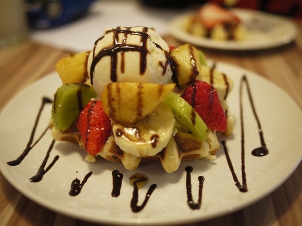 Waffle Please 比利時列日鬆餅專賣店:食。甜點-鬆餅。北市內湖區乾墘站。輕鬆、惬意、美味 比利時列日鬆餅專賣店(waffle please)