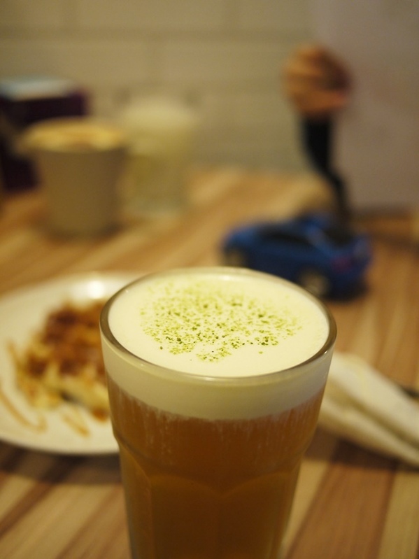 Waffle Please 比利時列日鬆餅專賣店:食。甜點-鬆餅。北市內湖區乾墘站。輕鬆、惬意、美味 比利時列日鬆餅專賣店(waffle please)