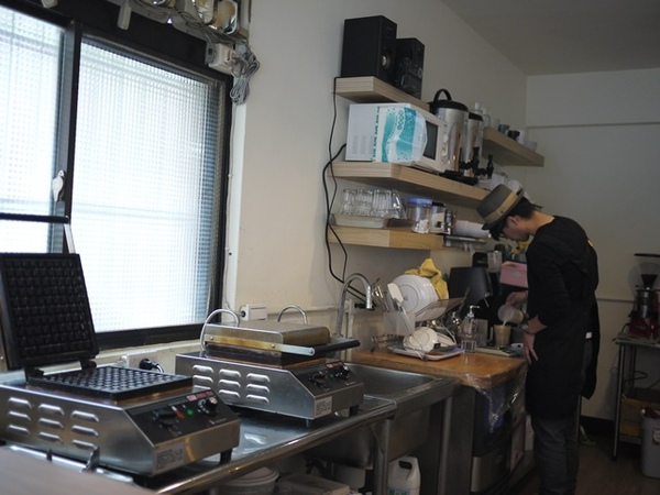 Waffle Please 比利時列日鬆餅專賣店:食。甜點-鬆餅。北市內湖區乾墘站。輕鬆、惬意、美味 比利時列日鬆餅專賣店(waffle please)