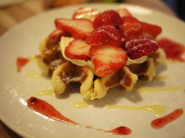 Waffle Please 比利時列日鬆餅專賣店:食。甜點-鬆餅。北市內湖區乾墘站。輕鬆、惬意、美味 比利時列日鬆餅專賣店(waffle please)