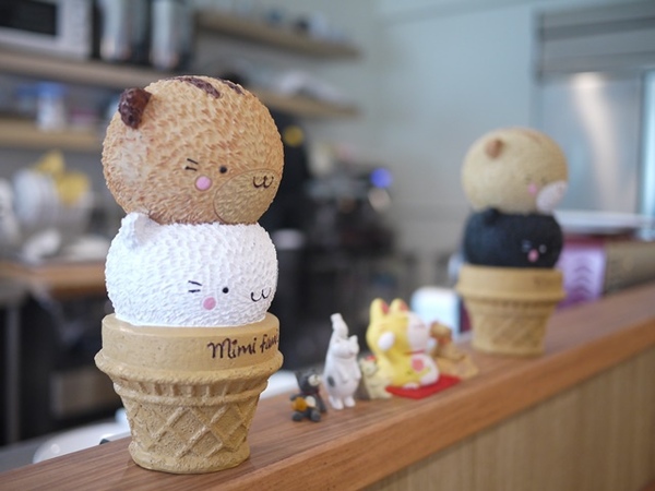 Waffle Please 比利時列日鬆餅專賣店:食。甜點-鬆餅。北市內湖區乾墘站。輕鬆、惬意、美味 比利時列日鬆餅專賣店(waffle please)