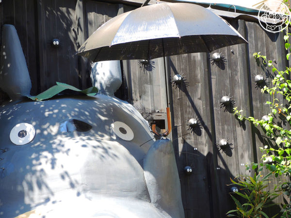 善聽空間3D立體龍貓:作伙來企投【台中大里・立體龍貓公車站】和龍貓一起等巴士