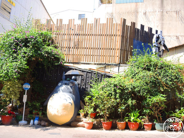 善聽空間3D立體龍貓:作伙來企投【台中大里・立體龍貓公車站】和龍貓一起等巴士