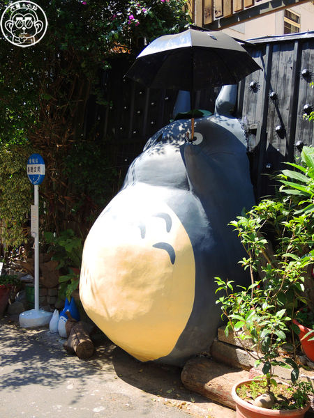 善聽空間3D立體龍貓:作伙來企投【台中大里・立體龍貓公車站】和龍貓一起等巴士