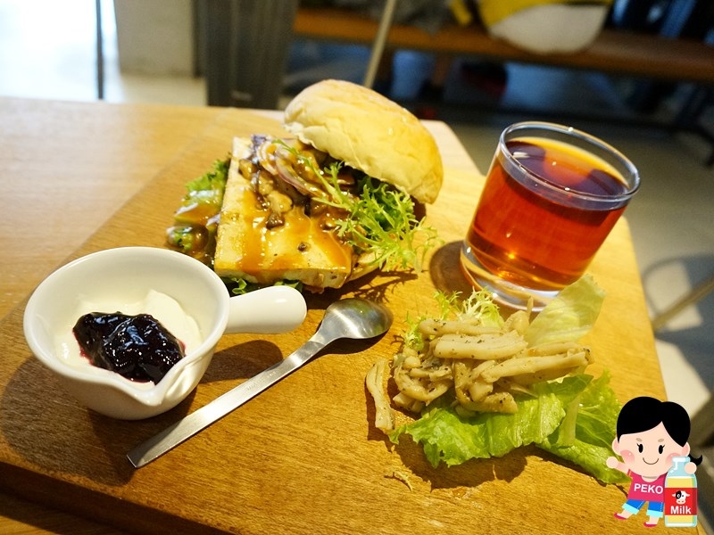 Percent CAFE %咖啡 午晚餐 鬆餅 板橋咖啡館 板橋早午餐 日式醬燒豆腐堡 泰式打拋豬肉帕尼尼 板橋餐廳 江子翠早午餐 江子翠美食08