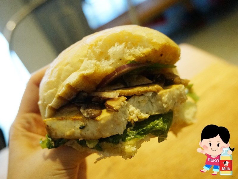 Percent CAFE %咖啡 午晚餐 鬆餅 板橋咖啡館 板橋早午餐 日式醬燒豆腐堡 泰式打拋豬肉帕尼尼 板橋餐廳 江子翠早午餐 江子翠美食11