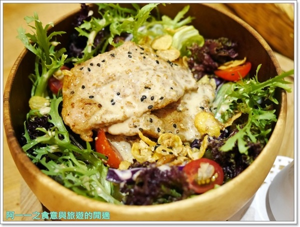 南西六號公寓 Nancy No.6 Apt. Cafe：台北中山 南西六號公寓 下午茶～木盆沙拉/鐵鍋鬆餅/還有可愛店狗