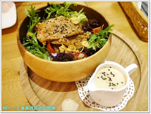 南西六號公寓 Nancy No.6 Apt. Cafe：台北中山 南西六號公寓 下午茶～木盆沙拉/鐵鍋鬆餅/還有可愛店狗