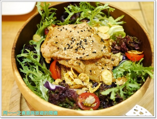 南西六號公寓 Nancy No.6 Apt. Cafe：台北中山 南西六號公寓 下午茶～木盆沙拉/鐵鍋鬆餅/還有可愛店狗