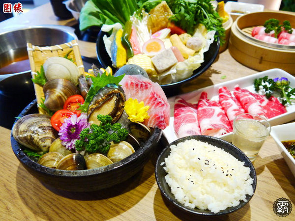 團緣精緻鍋物:團緣精緻鍋物,鮑魚送上桌時還是活跳跳的捏!