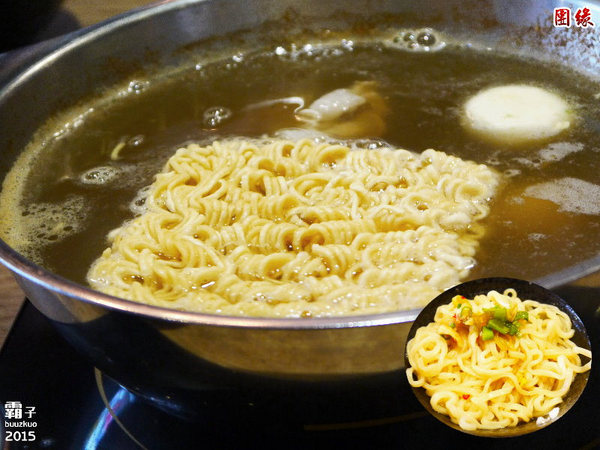 團緣精緻鍋物:團緣精緻鍋物,鮑魚送上桌時還是活跳跳的捏!