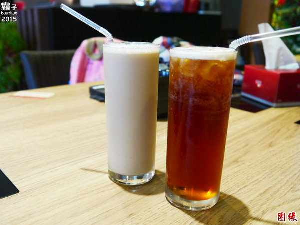 團緣精緻鍋物:團緣精緻鍋物,鮑魚送上桌時還是活跳跳的捏!