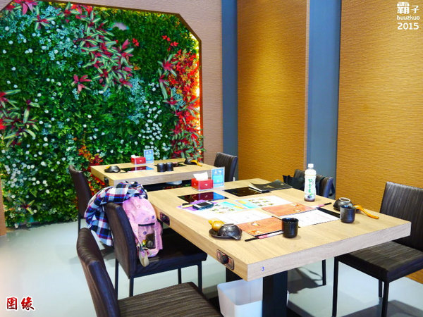 團緣精緻鍋物:團緣精緻鍋物,鮑魚送上桌時還是活跳跳的捏!