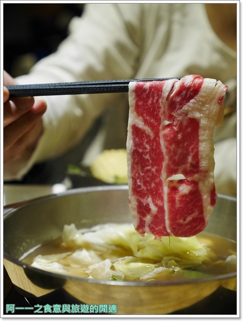 團緣精緻鍋物:捷運文德站 團緣精緻鍋物 現撈海鮮,頂級牛肉~超值雙人龍蝦海鮮火鍋套餐