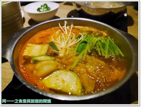 團緣精緻鍋物:捷運文德站 團緣精緻鍋物 現撈海鮮,頂級牛肉~超值雙人龍蝦海鮮火鍋套餐