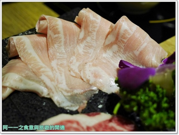 團緣精緻鍋物:捷運文德站 團緣精緻鍋物 現撈海鮮,頂級牛肉~超值雙人龍蝦海鮮火鍋套餐