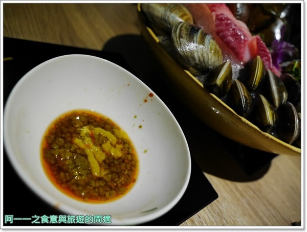 團緣精緻鍋物:捷運文德站 團緣精緻鍋物 現撈海鮮,頂級牛肉~超值雙人龍蝦海鮮火鍋套餐