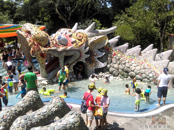 龍潭大池09-神龍戲水溜滑梯