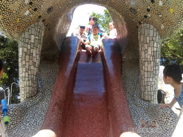 龍潭大池20-龍口中一景