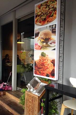 SPARTA CAFE:《台北》斯巴達義式廚房 Sparta Cafe│香醇濃郁的好滋味ღ Pasta×松露嫩雞燉飯×冰淇淋鬆餅@五分埔美食