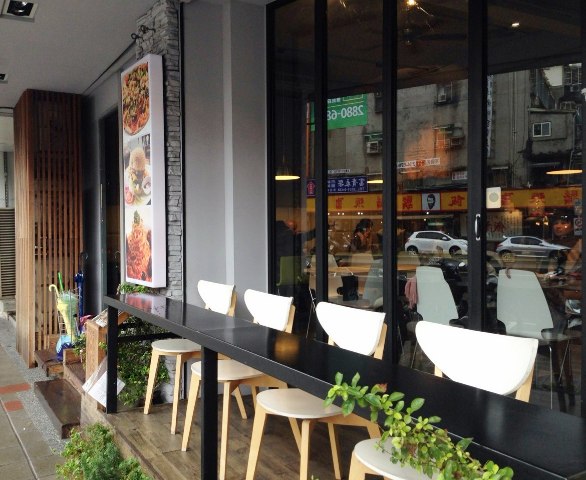 SPARTA CAFE:《台北》斯巴達義式廚房 Sparta Cafe│香醇濃郁的好滋味ღ Pasta×松露嫩雞燉飯×冰淇淋鬆餅@五分埔美食