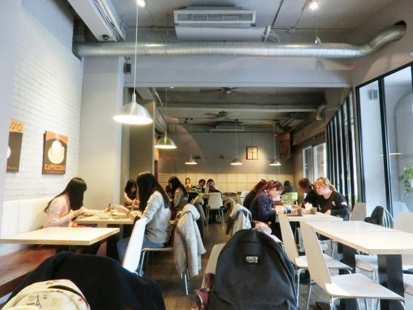 SPARTA CAFE:《台北》斯巴達義式廚房 Sparta Cafe│香醇濃郁的好滋味ღ Pasta×松露嫩雞燉飯×冰淇淋鬆餅@五分埔美食