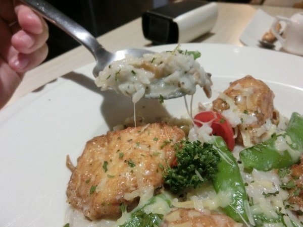 SPARTA CAFE:《台北》斯巴達義式廚房 Sparta Cafe│香醇濃郁的好滋味ღ Pasta×松露嫩雞燉飯×冰淇淋鬆餅@五分埔美食