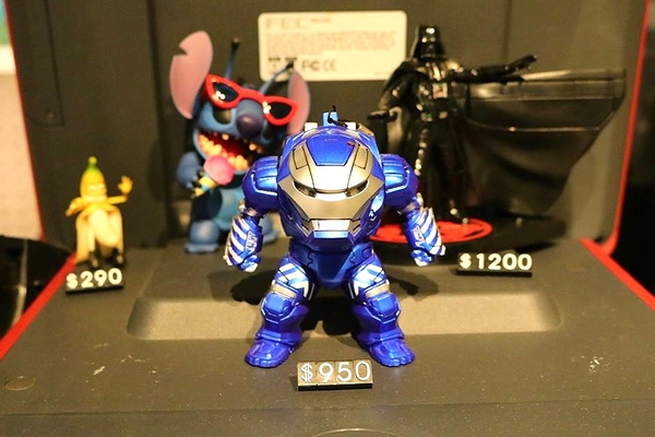 異想空間公仔主題餐廳：【台中美食】台中市異想空間Café.Burger.Toy公仔主題餐廳~各種主題餐點都蠻有特色的，電影迷還有公仔迷們，去巨星包場的用餐環境吃飯，視覺系的享受