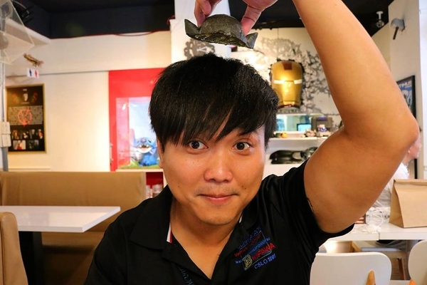 異想空間公仔主題餐廳：【台中美食】台中市異想空間Café.Burger.Toy公仔主題餐廳~各種主題餐點都蠻有特色的，電影迷還有公仔迷們，去巨星包場的用餐環境吃飯，視覺系的享受